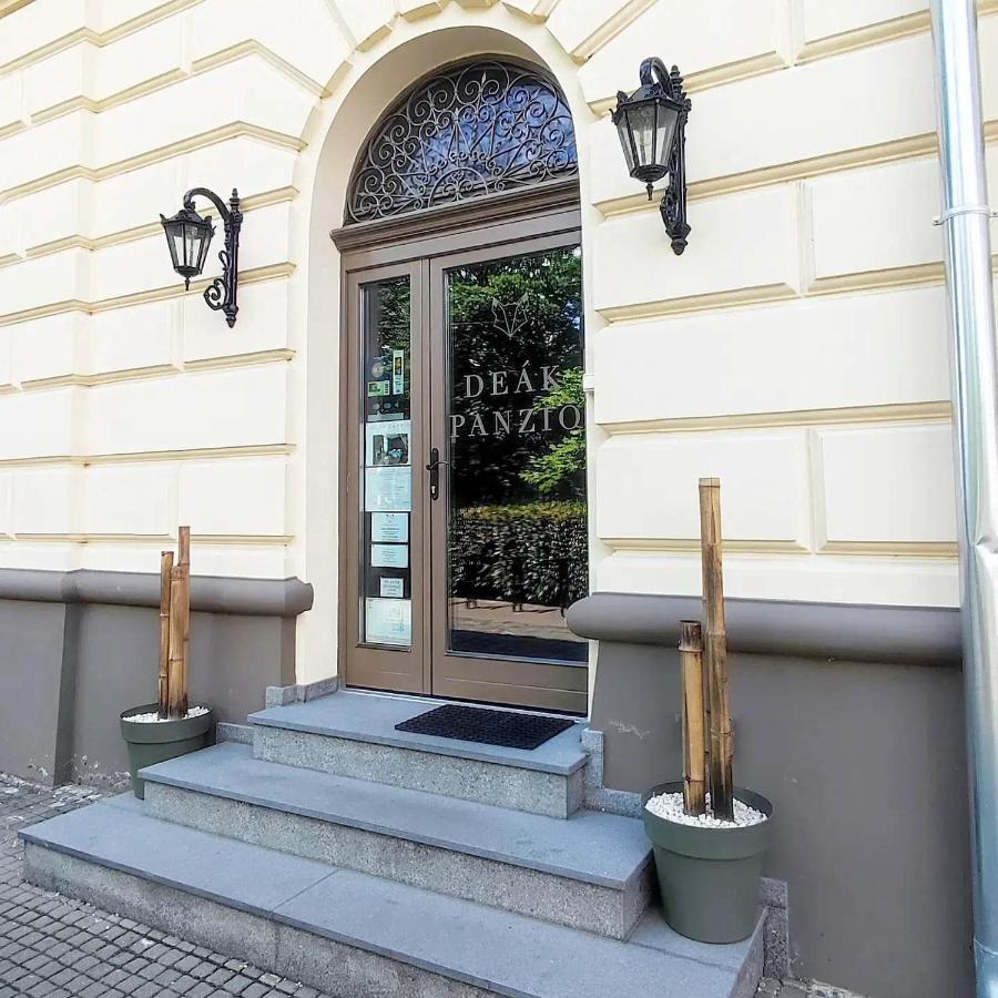 Deak Panzio Bed & Breakfast Nagykoros Exterior photo